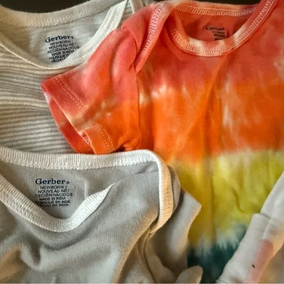 Newborn Girl Clothing Lot- Long & Short Sleeve Onesies, Footies, & Matching Set. - Picture 4 of 8